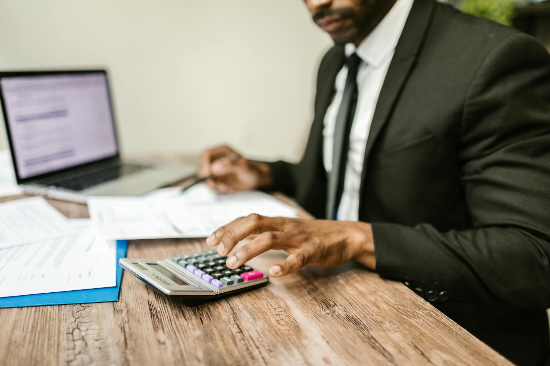 Commercial pest control for accountants
